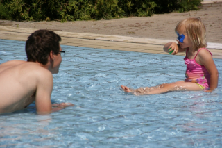 Spass im Babybecken